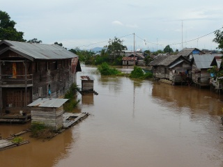 Quite amazing houses by the river