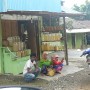 Along the way ... btw, this is a local petrol station. Petrol is availale in 1, 2, 5 or 10ltrs bottle of plastic containers.
